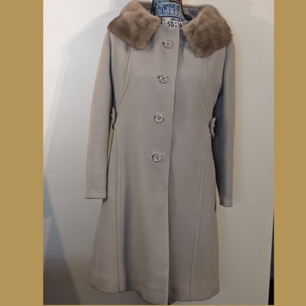 VTG 60's Tan Wool Coat With Sable Fur Collar
